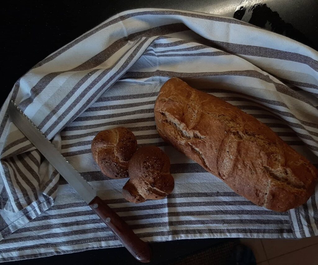 Ελαιόψωμο ολικής άλεσης με λιναρόσπορο